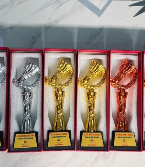 Cúp Cầu Lông - Miễn Phí In